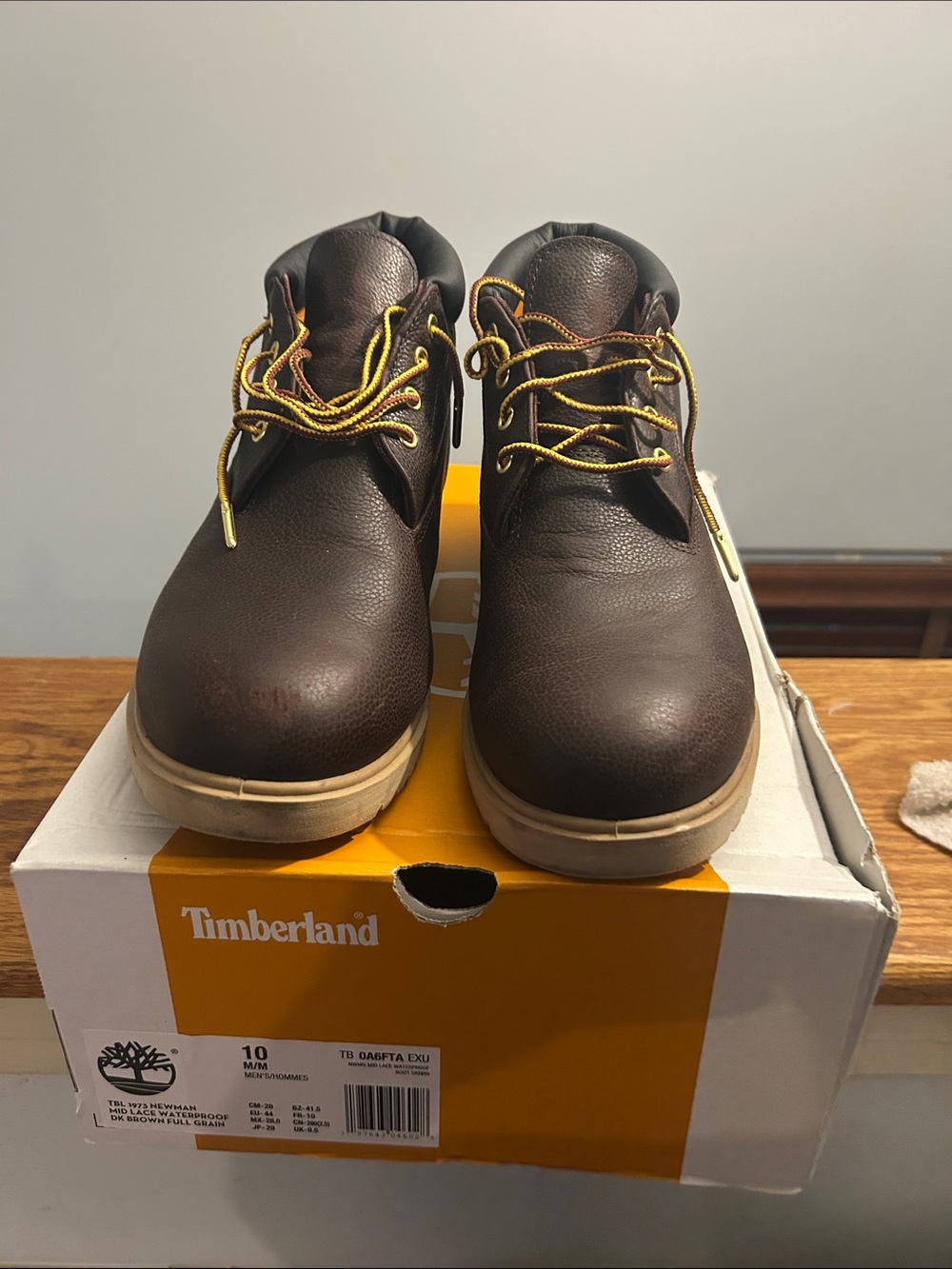 Timberland Dark Brown Leather Men’s Lace-Up Boots with Yellow Laces